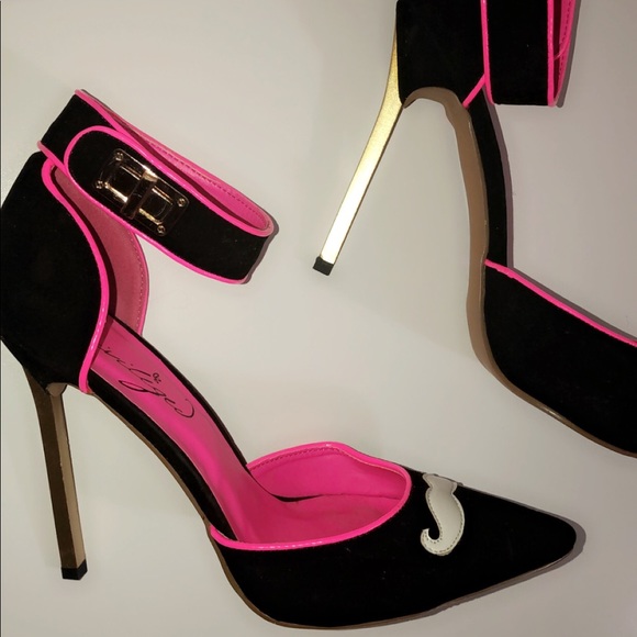 Heels - Picture 3 of 4